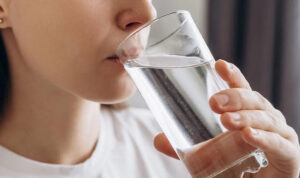 minum air